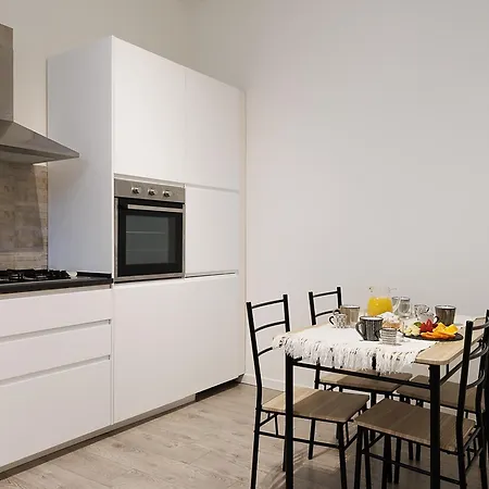 99 Cannelle-centro Storico-elegante E Spazioso-smart Tv-wifi-parcheggio Privato LʼAquila
