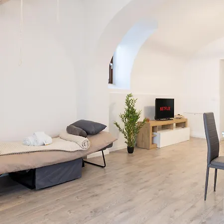 Apartmán 99 Cannelle-centro Storico-elegante E Spazioso-smart Tv-wifi-parcheggio Privato *
